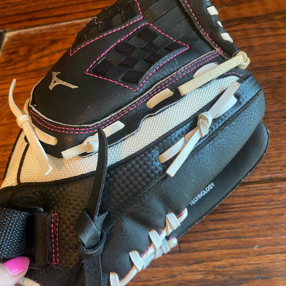Mizuno 11.5 inch softball glove